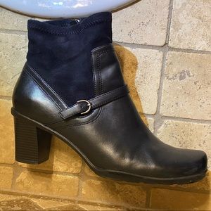Bare Traps heeled boots 10M black
